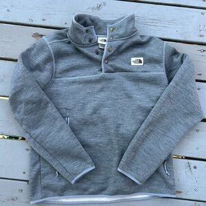 North face pull over
